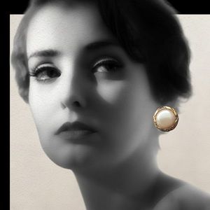 Cream & Gold Clip on Earrings